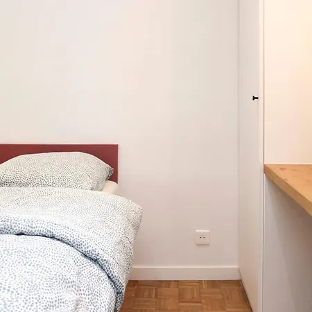 One-bedroom For 4 Guests In 9 * Paris