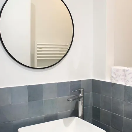 Apartment One-bedroom For 4 Guests In 9 *