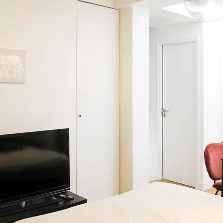Apartment One-bedroom For 4 Guests In 9 *