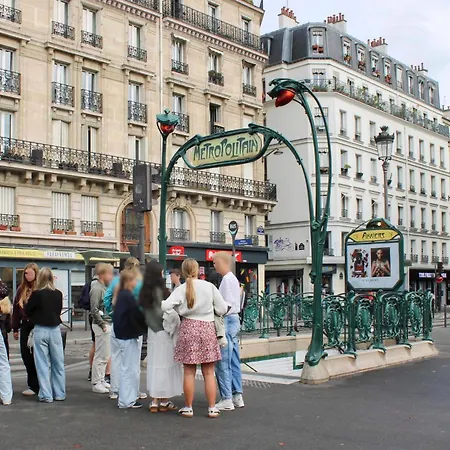One-bedroom For 4 Guests In 9 Apartment Paris