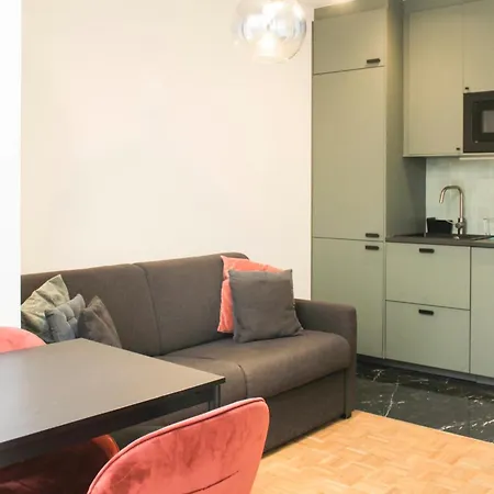 One-bedroom For 4 Guests In 9 Apartment *